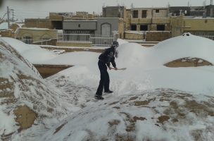 ضرب المثل هر که بامش بیش برفش بیشتر