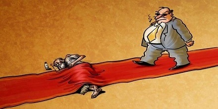 ضرب المثل آدم فقیر در جهنم نشسته است
