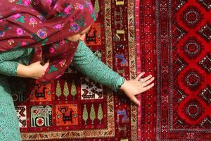 قالی بافی مهم ترین صنایع دستی ترکمنستان